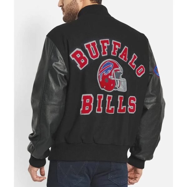 Discover the iconic 90's Buffalo Bills Varsity Jacket! Perfect for fans and vintage style lovers, grab yours and celebrate team spirit in classic style.